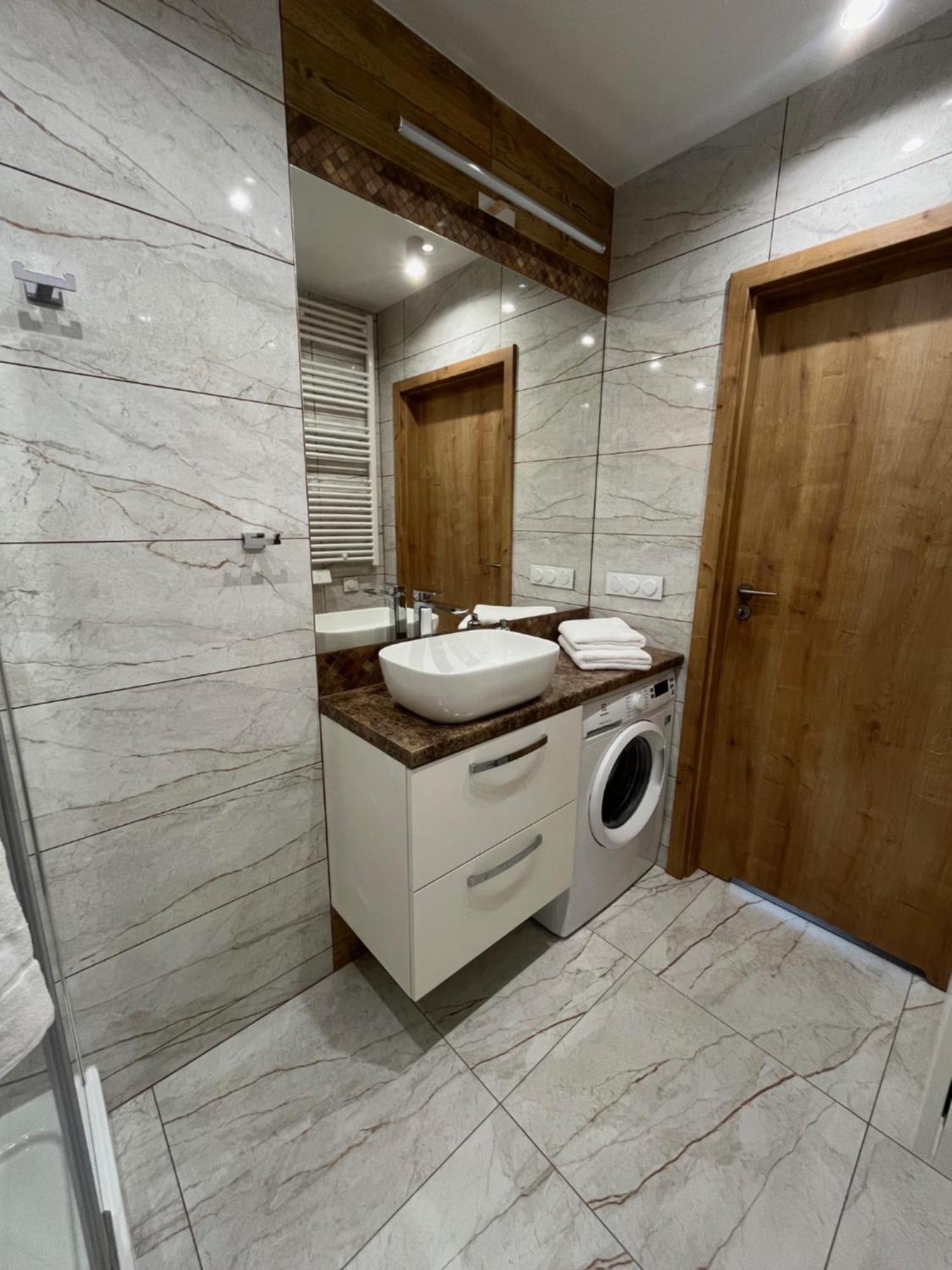 St. Cross Apartment Cracovia Exterior foto